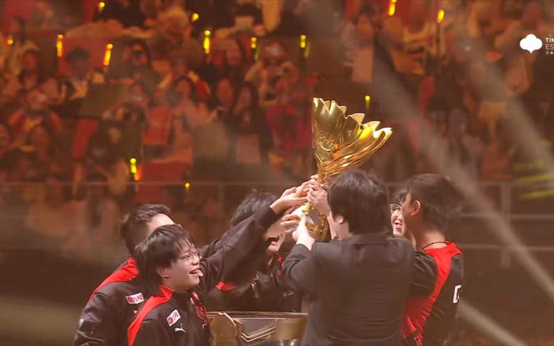 不愧是GZI，GALA成为LPL第二位AD位置FMVP